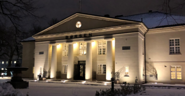Kvinner, Kongsberg og bilfrakt